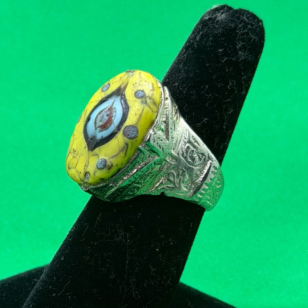 Beautitul Vintage Mosaic Glass In Shape Of Eye Mixed Sliver Ring